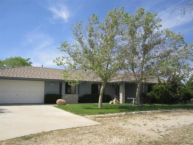 8568 Smith, Phelan, CA 92371