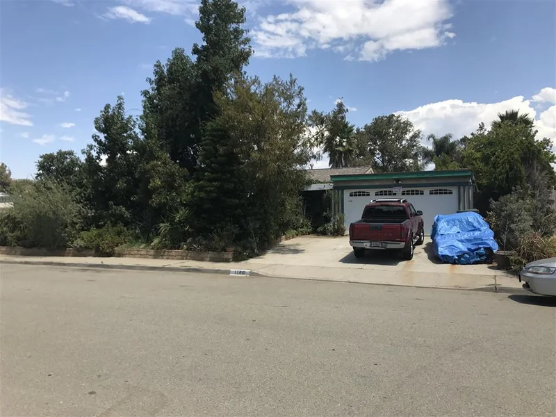 1140 Hoover St, Escondido, CA 92027
