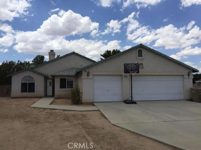 7872 Oakwood Avenue, Hesperia, CA 92345