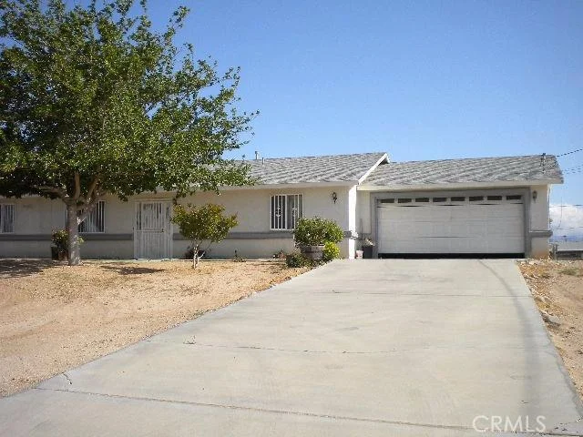 18561 Covina, Hesperia, CA 92345