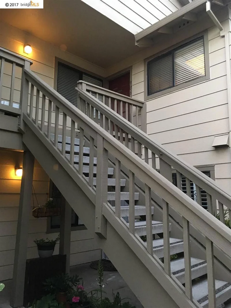 906 Dover, Hercules, CA 94547