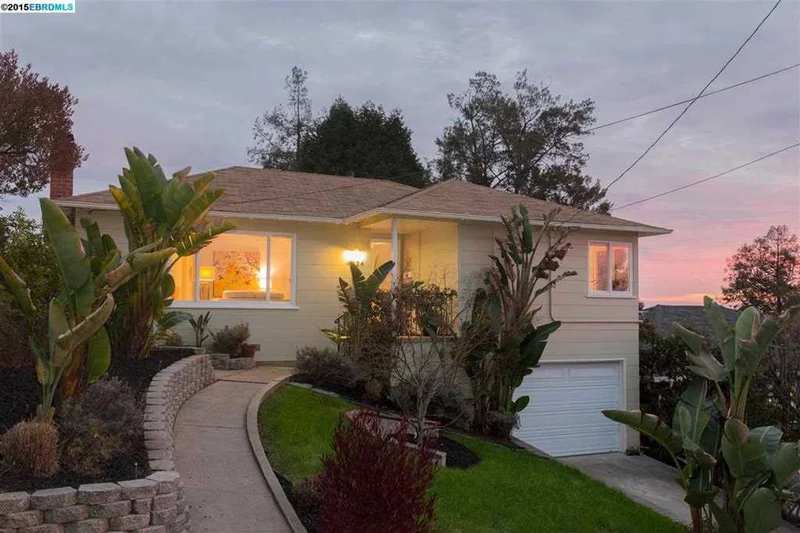 4224 Maybelle Ave, Oakland, CA 94619-2220
