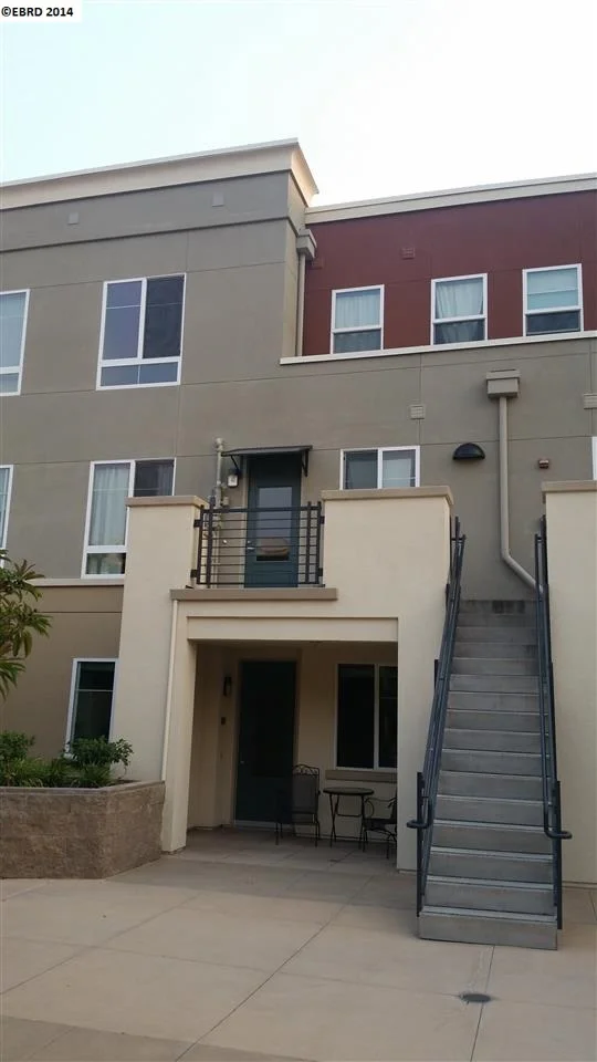 88 6th St #302, Pittsburg, CA 94565