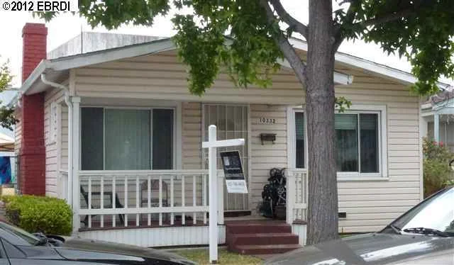 10332 Byron Ave, Oakland, CA 94603-3420