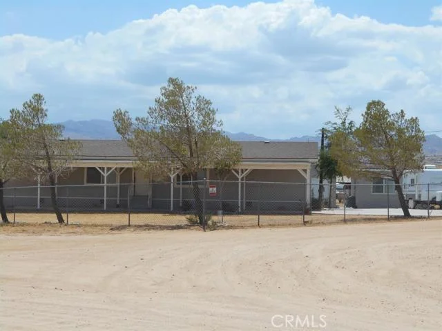 11275 Flora Vista/Manzanita, Apple Valley, CA 92308