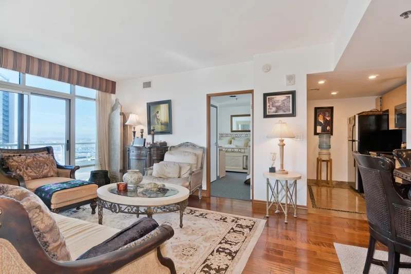 425 Beech St #1504, San Diego, CA 92101