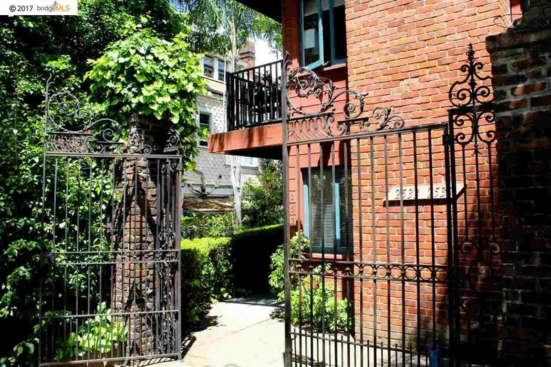 2535 Ridge Rd #A, Berkeley, CA 94709