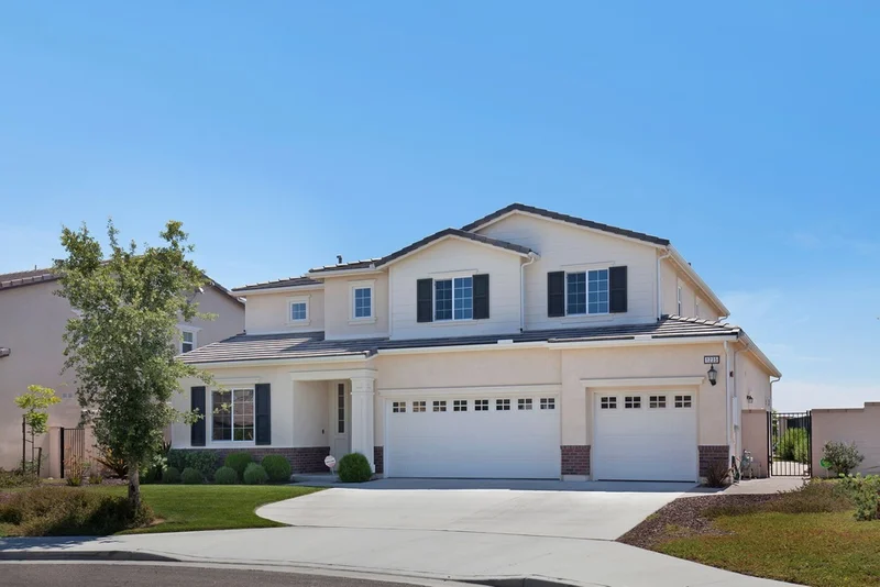 1235 Pinehurst Dr, Oceanside, CA 92057