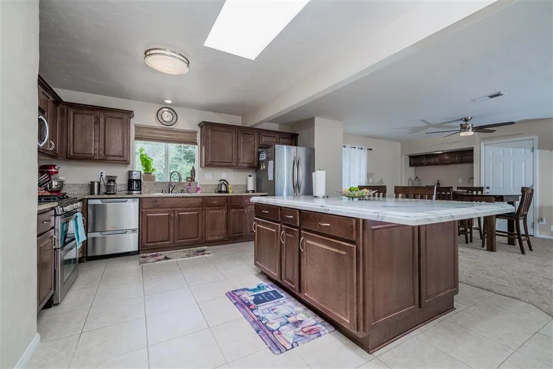 11706 Johnson Lake Rd, Lakeside, CA 92040