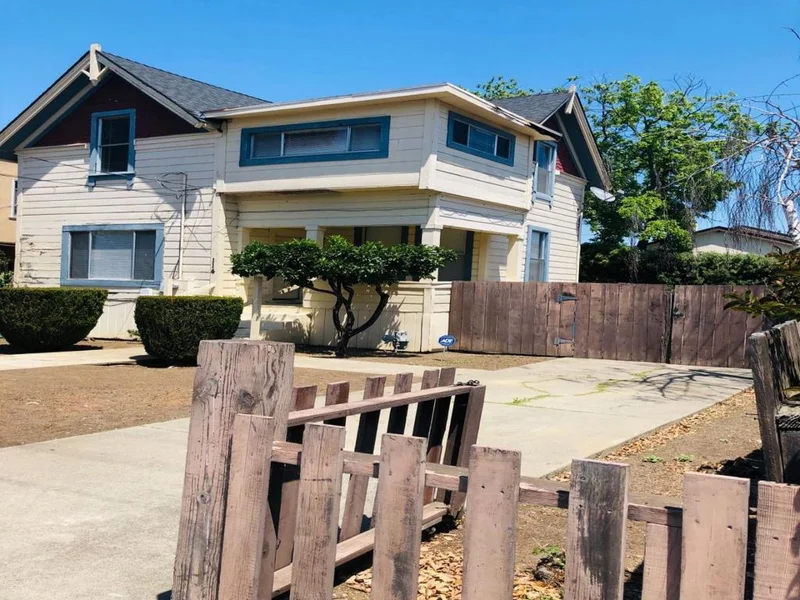 114 Claremont, San Mateo, CA 94401