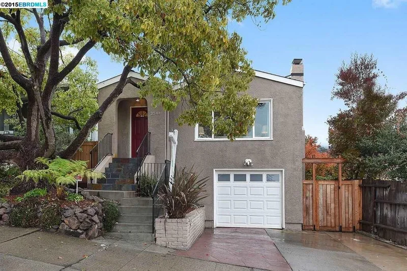 2544 Hearst Avenue, Oakland, CA 94602