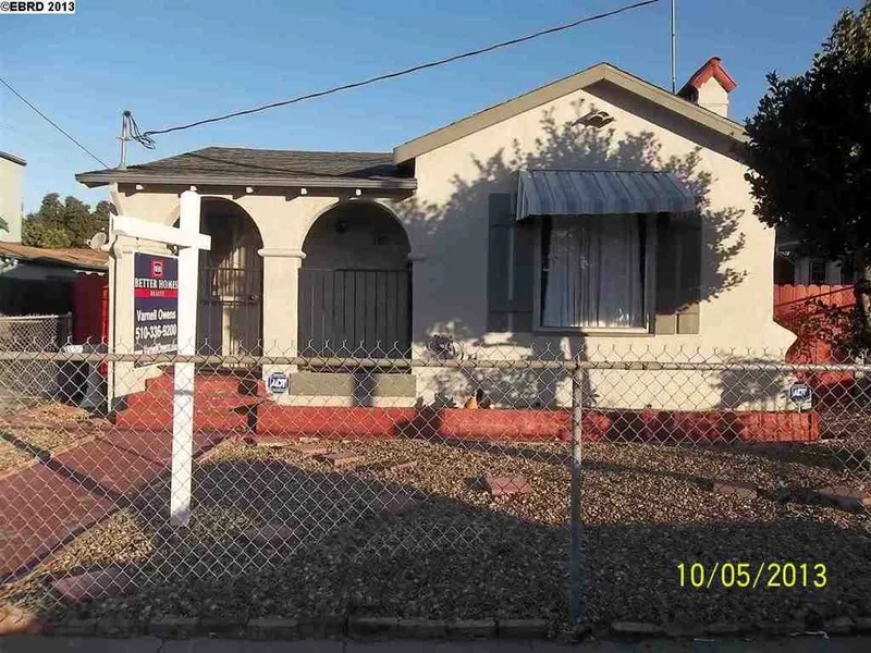 1011 105th Ave, Oakland, CA 94603-3122