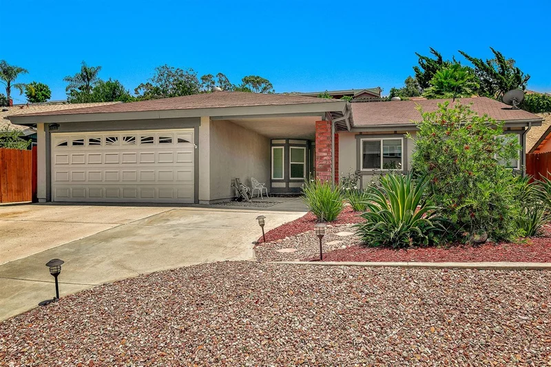 10433 Strathmore Dr, Santee, CA 92071