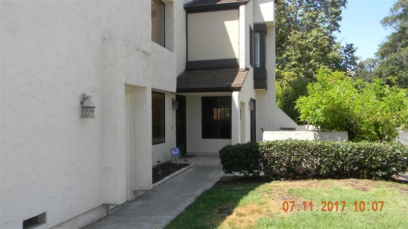 3002 Plaza Lorenzo, Bonita, CA 91902