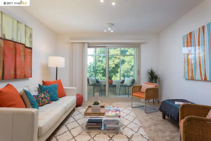 466 Crescent #213, Oakland, CA 94610