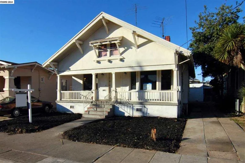 862 Aileen St, Oakland, CA 94608-2832