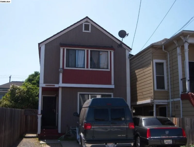 864 Mcelroy St, Oakland, CA 94607-1304