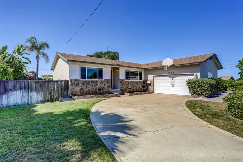 7935 Michelle Dr., La Mesa, CA 91941