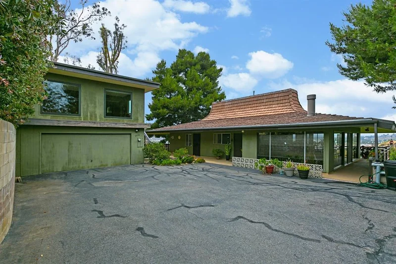 2550 Pahvant St, Oceanside, CA 92054
