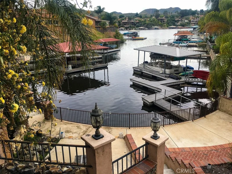 30235 Yellow Feather, Canyon Lake, CA 92587