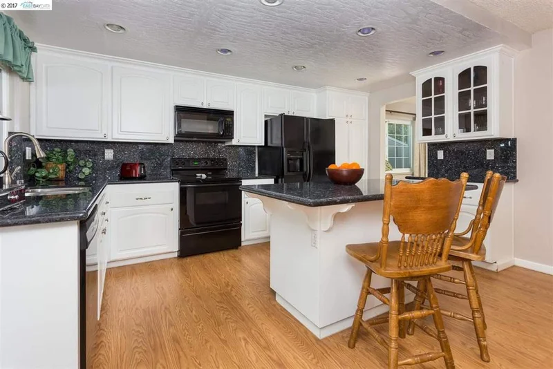 908 Wainfleet Ct, Antioch, CA 94509