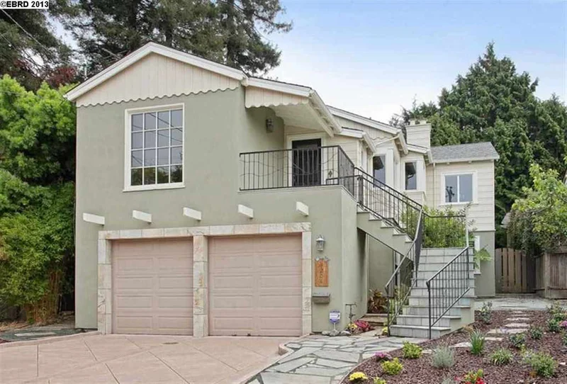 4206 Dunsmuir Ave, Oakland, CA 94619
