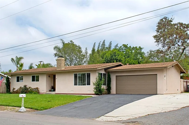 1177 Tower Pl, Vista, CA 92083
