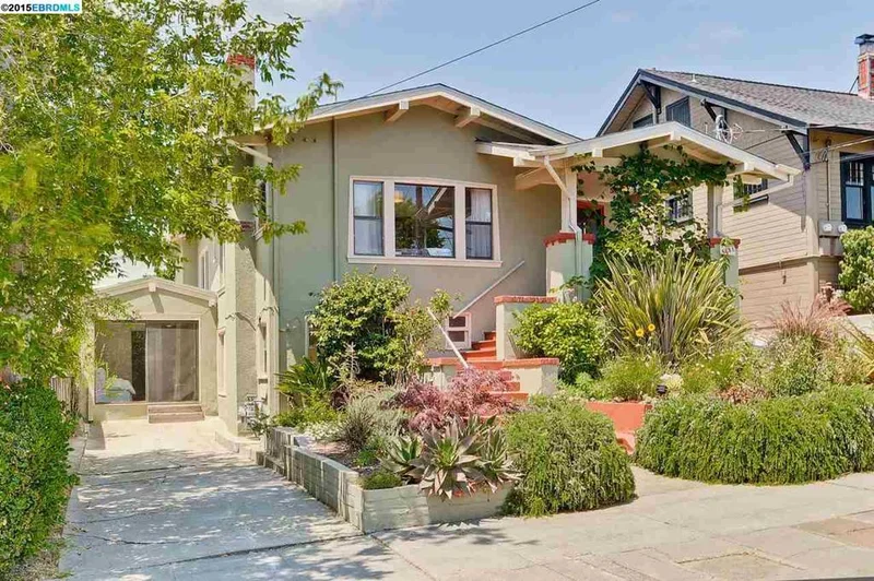 4331 Montgomery St, Oakland, CA 94611
