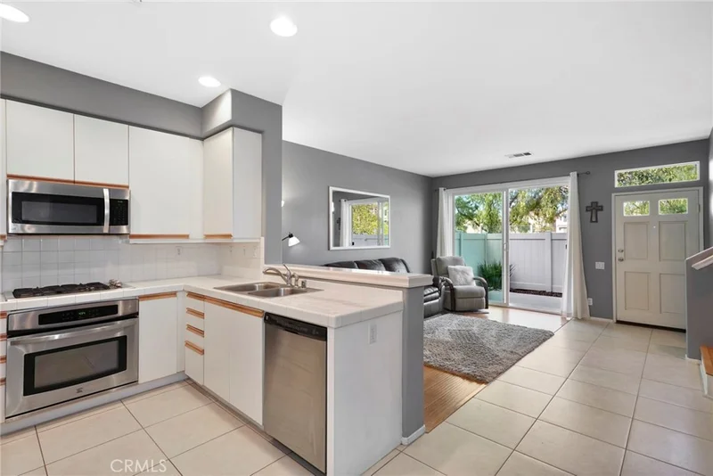 886 Yellowstone, Anaheim Hills, CA 92808