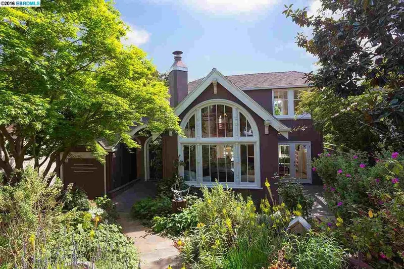 781 Rosemount Rd, Oakland, CA 94610