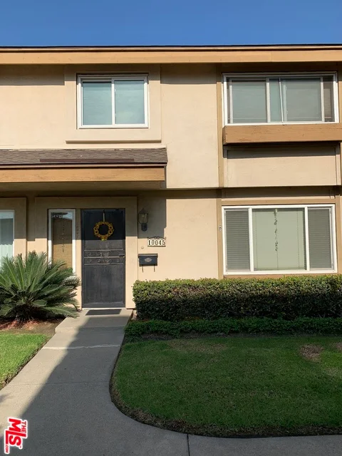 10045 Karmont, South Gate, CA 90280