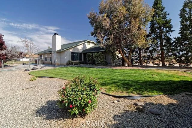 11275 Lovia Lane, Apple Valley, CA 92308