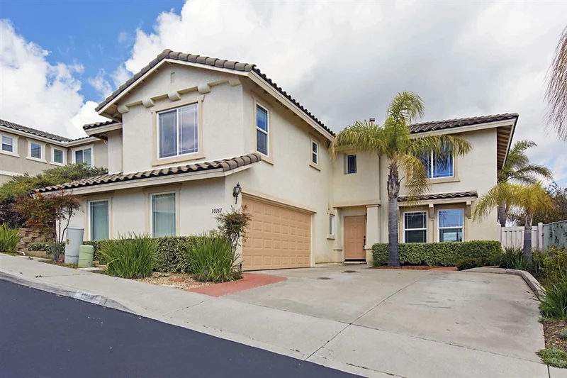 10161 Destiny Mountain Ct, Spring Valley, CA 91978