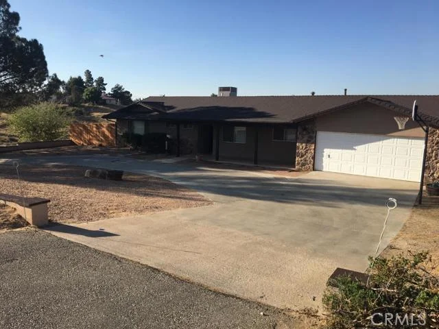 18776 Wisteria, Hesperia, CA 92345