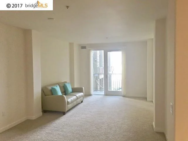 423 7th St #313, Oakland, CA 94607