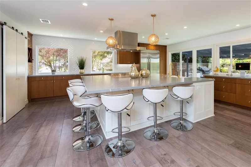 1856 Nautilus St, La Jolla, CA 92037