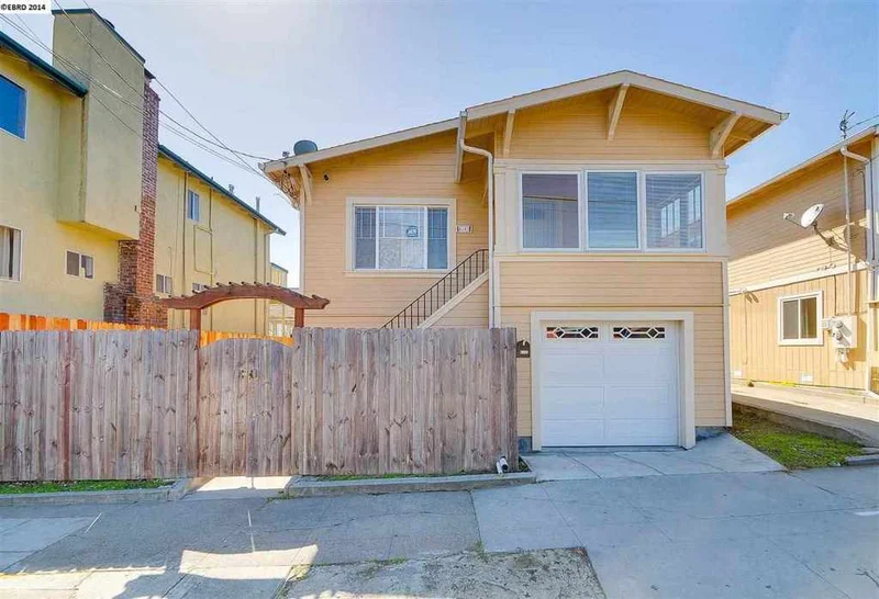 4143 Mera St, Oakland, CA 94601-4245
