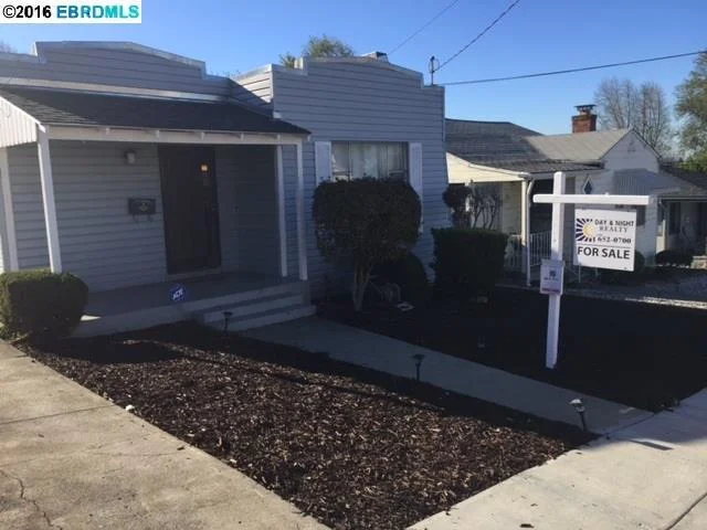2970 Barrett St, Oakland, CA 94605