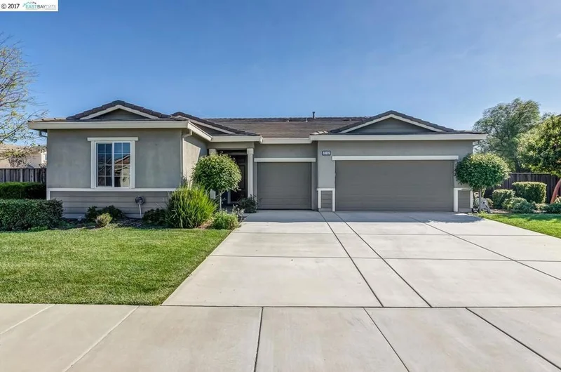 2762 Manresa Shore Ln, Oakley, CA 94561