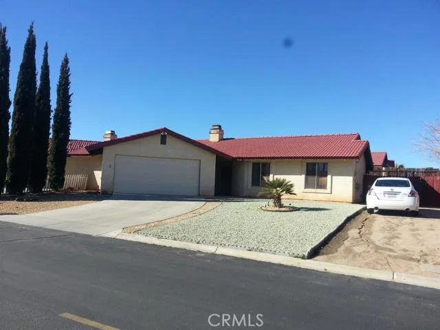 10346 Shahaptain, Hesperia, CA 92345