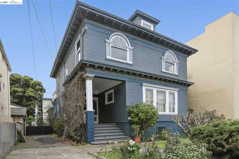 227 Wayne Ave, Oakland, CA 94606