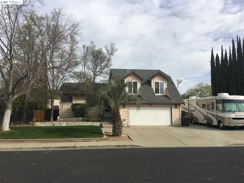 412 Clearwood Dr, Oakley, CA 94561