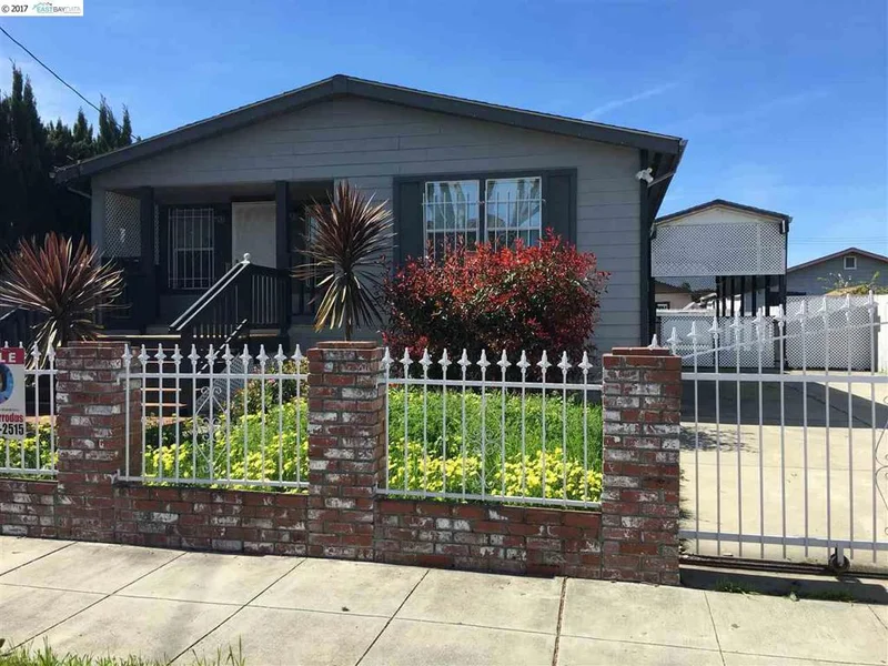 2937 18th St, San Pablo, CA 94806
