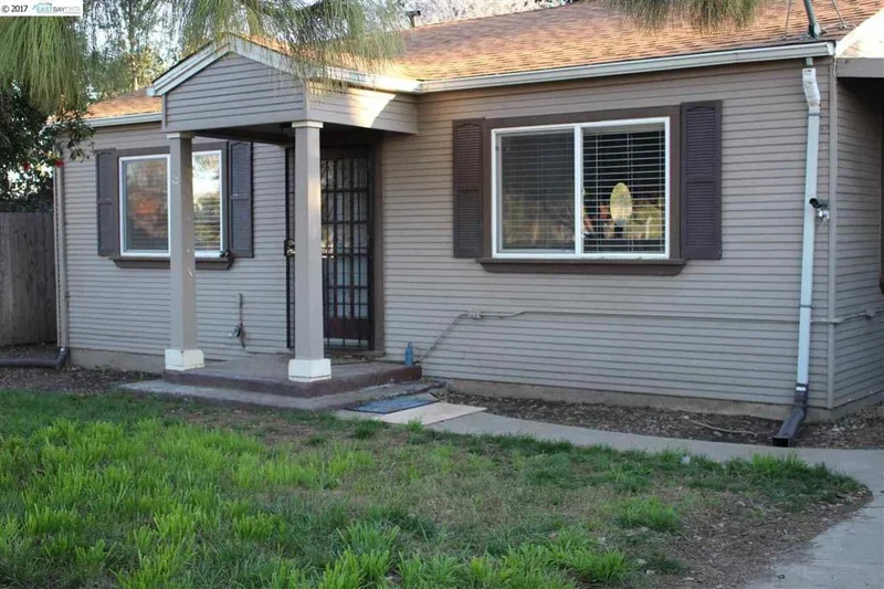8484 Oak St., Thornton, CA 95686