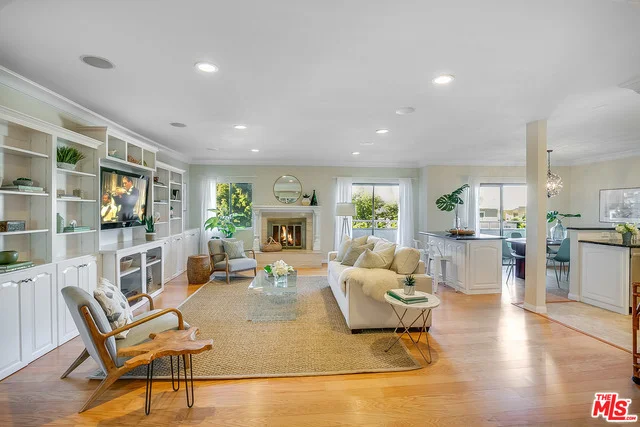 12412 Texas #202, Los Angeles, CA 90025