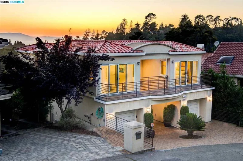 6190 Mazuela Drive, Oakland, CA 94611