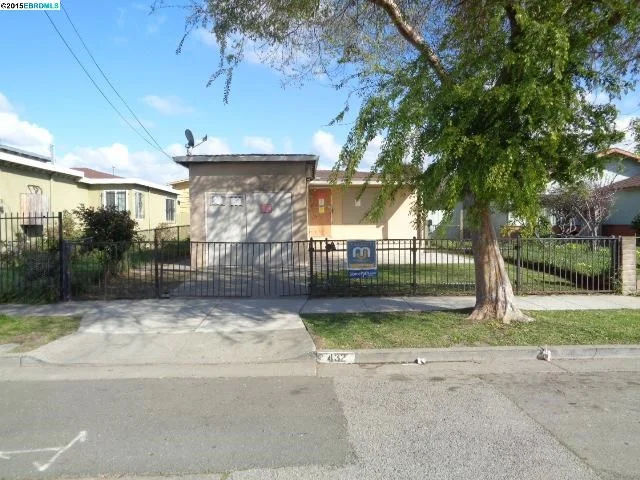 432 25th St, Richmond, CA 94804-2811
