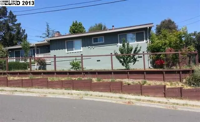 25588 Spur Dr, Hayward, CA 94541-5744