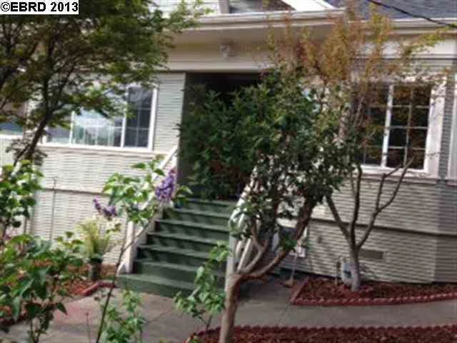 2533 Wakefield Ave, Oakland, CA 94606-3551