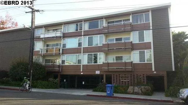 2601 College Ave #107, Berkeley, CA 94704-3442